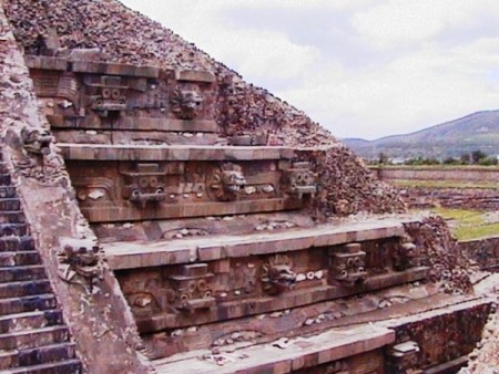 Aztécka pyramída
